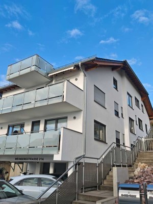 Gründau - Moderne 3 Zimmerwohnung  + Wärmepumpe + Aufzug + 60m2 Terrasse + Garten