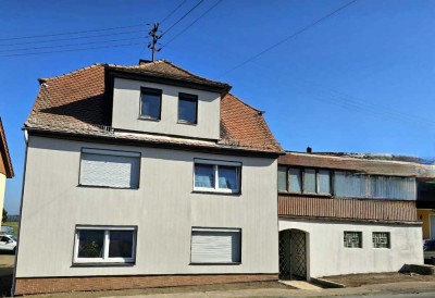 Ein bis Zwei Familienhaus mit Potenzial!! Garage/Stellplatz/Preis VB.