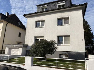 Geräumiges 7-Zimmer Einfamilienhaus mit Garage in Solingen-Gräfrath