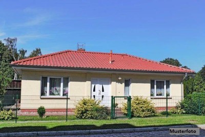 Einfamilienhaus mit Doppelgarage + guter Bauzustand +