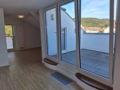 Moderne, gemütliche Dachgeschosswohnung mit Balkon in Weinheim