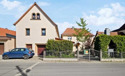 Romantischer Zweiseitenhof mit Weinkeller und vielseitigem Raumangebot im alten Dorfkern in Niederau