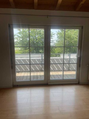 Exklusive 3-Zimmer-Hochparterre-Wohnung mit geh. Innenausstattung mit Balkon in Freiburg im Breisgau