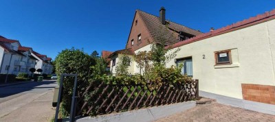 Doppelhaushälfte in Öhringen Nord m. ca. 110m² Wohnfl., 449 m² Grundstück, unterkellert + Garage