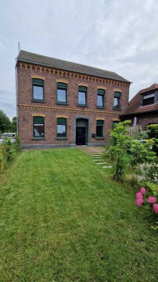 Modernisiertes Altbau-Bauernhaus mit Kamin, Garten und Stellplatz