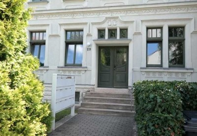 *** Große 2-Zimmer mit EBK, Lam., Riesenküche, Wintergarten und Wanne in Bestlage!!!***