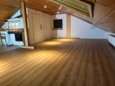 Helle & charmante 1,5-Zimmer Dachgeschosswohnung in Marburg-Schröck