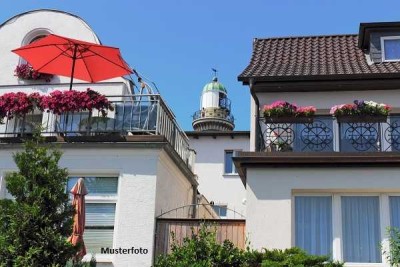 Mehrfamilienhaus mit Balkonanlage und Stellplätze