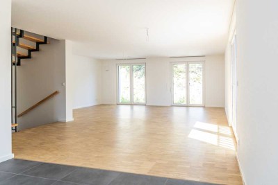 Direkt einziehen ! Alles inklusive ! Eckhaus Neubau Reihenhaus mit Blick auf die Burg Teck
