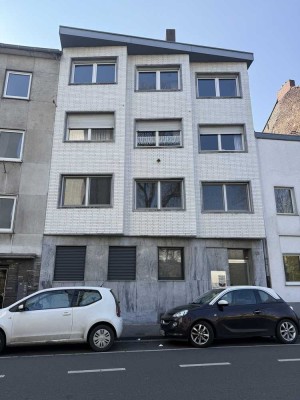 Seltene Gelegenheit in Bestlage: Mehrfamilienhaus mit Garten, Balkonen & Ausbaumöglichkeit in Neuss-