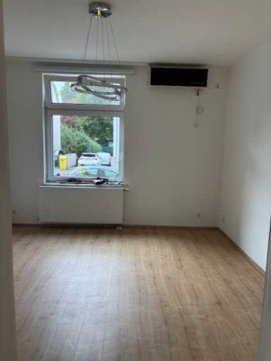 ✨ Stilvolle 2-Zimmer-Altbauwohnung mit Wohlfühlcharme – frisch renoviert, ruhig gelegen & bezugsfert