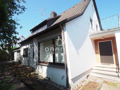 *** Einfamilienhaus mit Anbau, Schwimmbad, 
            Garage und grossem Garten ***