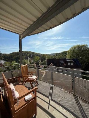 Ihr neues Familienglück in Stuttgart-Kaltental Großzügige 4-Zimmer-Wohnung mit Traumgarten, Balkon