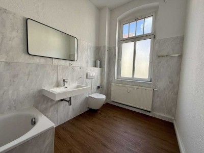 Renovierte große 3-Raumwohnung mit Stellplatz zu vermieten