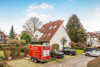 �☀️Sofort bezugsfrei / 3 Familienhaus/ 2 Bäder + WC/ 2 Stellplätze / Balkon / zentrale Lage
