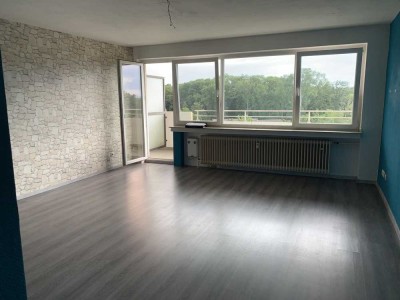 Helle sonnige 1 Zimmer Wohnung mit Südbalkon