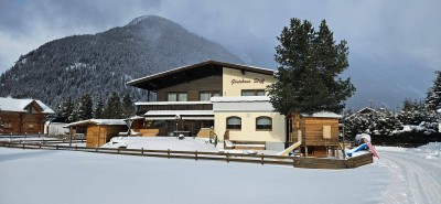 Großes Wohnhaus mit 4 Ferienwohnungen in sonniger Lage!