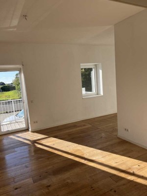 Helle 3-Zimmer-Wohnung mit Balkon und Stellplatz in Baar-Ebenhausen