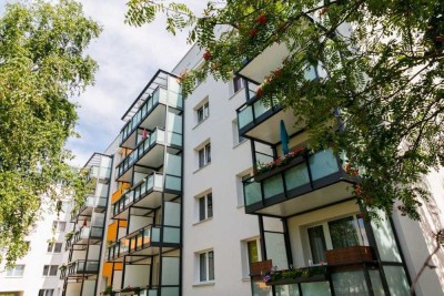 3-Raumwohnung mit großem Balkon und moderner Einbauküche!