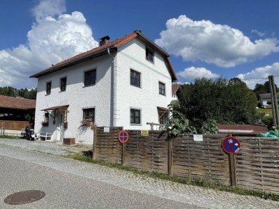 Charmantes Einfamilienhaus im Zentrum von Grünbach und am Bach gelegen