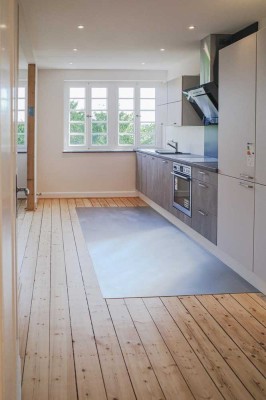 Frisch sanierte Maisonette-Wohnung mit Blick auf die Innenstadt