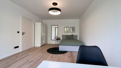 Ab sofort: Großes Zimmer mit Balkon - Top Lage mit super Verkehrsanbindung