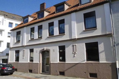 Schöne top-geschnittene 3 Zimmer-Wohnung mit EBK, WG-geeignet für nette Menschen