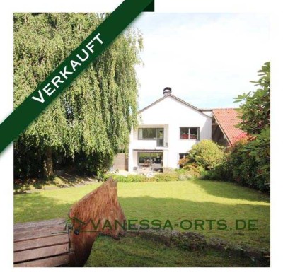 Vanessa Orts Immobilien GmbH - V E R K A U F T - Modernes & zeitloses EFH mit viel Licht & Platz