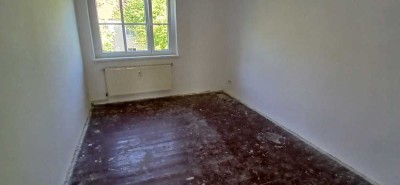 Viel Platz! 7-Zimmer Wohnung mit Potenzial in Bahnhofsnähe