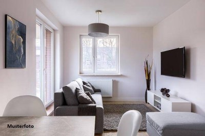 2-Zimmer-Wohnung mit Terrasse, Gartenanteil und TG-Stellplatz
