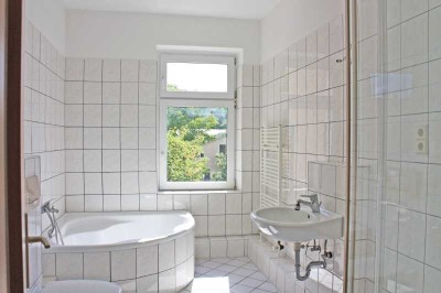 schöne 2-Raum-Wohnung mit Dusche und Badewanne nahe Gohlis