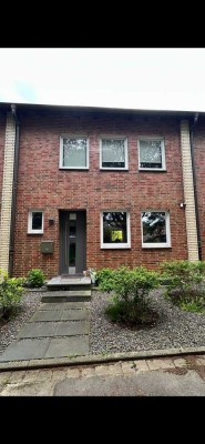 Freundliches 4-Zimmer-Reihenhaus mit gehobener Innenausstattung in Mönchengladbach Wickrath-Mitte