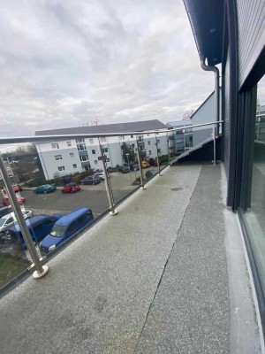 Luxuriöse neuwertige 2-zimmer penthousewohnung mit terasse,einbauküche,fussbodenheizung in lu