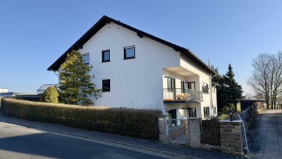 Ansprechende und modernisierte 2-Raum-EG-Wohnung mit geh. Innenausstattung mit Balkon in Hüttenberg