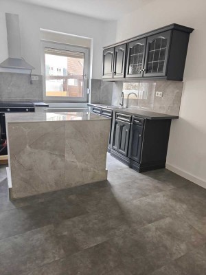 Stilvolle 3.5-Zimmer-Wohnung – Komplett renoviert 2025, mit Garten im Zentrum von Seeheim