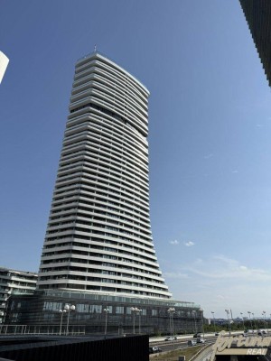 Exklusive voll ausgestattete 2 Zimmer Wohnung mit Donaupanorama im 42. Stock - Danube Flats