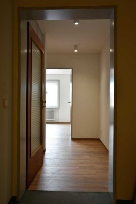 Schöne, geräumige 2-Zimmer-Wohnung mit EBK in Friedrichshafen, Innenstadt