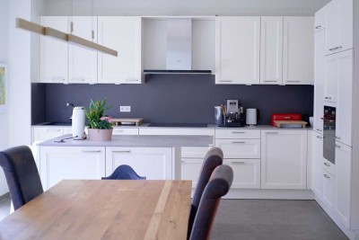 Leben im grünen Grafental - von privat, 142m², 5 Zi., Balkon, Loggia, EBK, Aufzug, TG-Stellplatz
