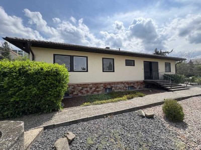 **Provisionsfrei** Schöner Bungalow mit großem Grundstück ZU VERKAUFEN
