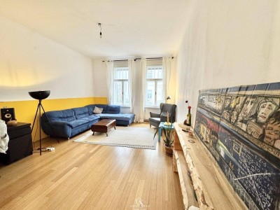 Geräumige 3-Zimmer Altbauwohnung mit hofseitigem Balkon in zentraler Lage