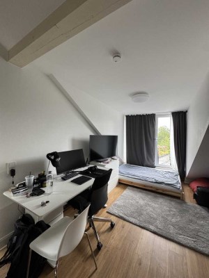 neu saniertes & möbliertes WG-Zimmer mit Gemeinschaftsbad zu vermieten - Aachen Schanz