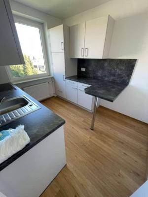 Wohnung mit Loggia und Einbauküche 3 Zimmer