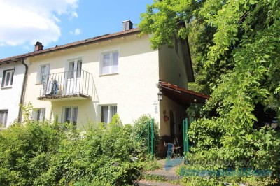 *** Doppelhaushälfte mit viel Potential in Stephansposching ***