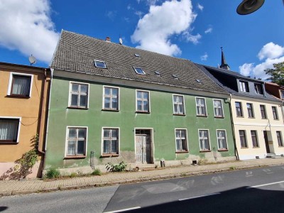 sanierungsbedürftiges Mehrfamilienhaus im Stadtzentrum mit 461 m² Grundstück