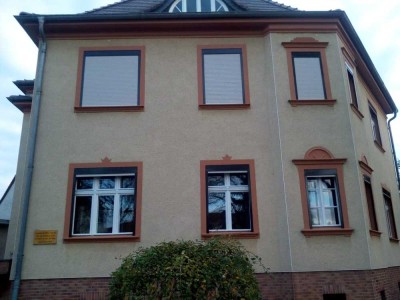 Guben: Modernisierte 3-Raum-Wohnung im Zweifamilienhaus, optional mit Garage und Gartenanteil