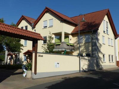 Gepflegte 3,5-Zimmer-Erdgeschosswohnung mit kleiner Terrasse & Rasenfläche in Mommenheim