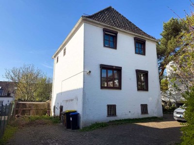 Grünes Stadthaus-Idyll in Bremen: Wohnkomfort mit Garten - Familienparadies in zweiter Reihe