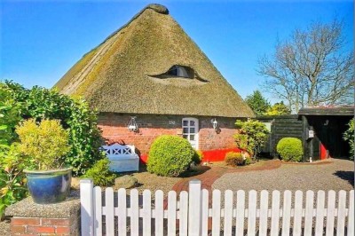 Reserviert: Reetkate in Küstennähe - als Ferienhaus oder lieber für immer?