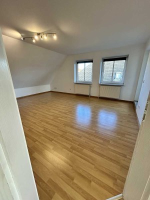 Moderne 2-Zimmer-Wohnung mit Balkon und Tageslichtbad in zentraler Lage