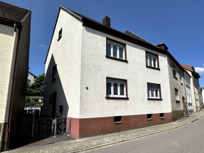 Modernisiertes Einfamilienhaus – Stadtnahes Wohnen in St. Ingbert